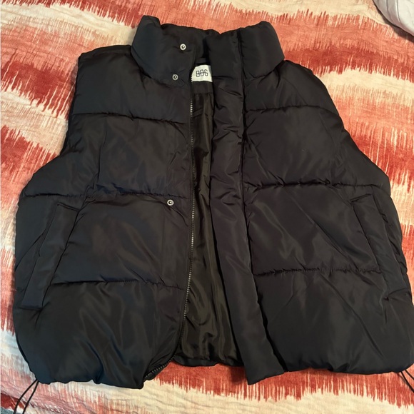 NWOT BDG Pia Puffer Vest - Picture 3 of 3